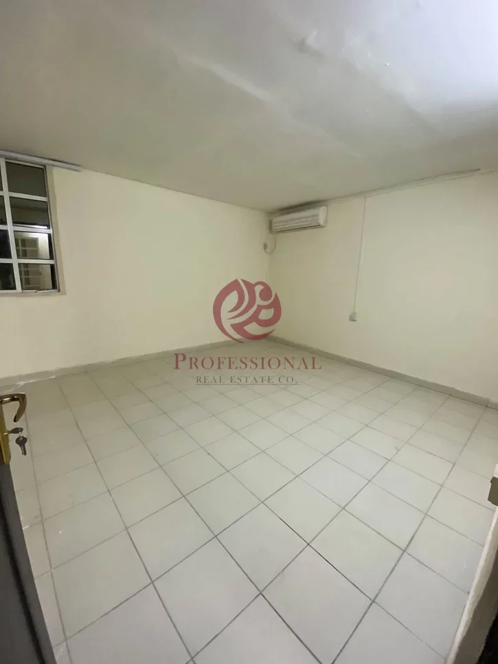 1 Bedrooms  Apartment  For Rent  in Doha -  Al Mansoura  Not Furnished