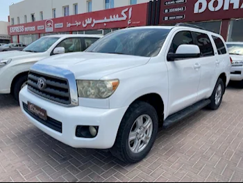 Toyota  Sequoia  SR5  2015  Automatic  176,000 Km  8 Cylinder  Four Wheel Drive (4WD)  SUV  White