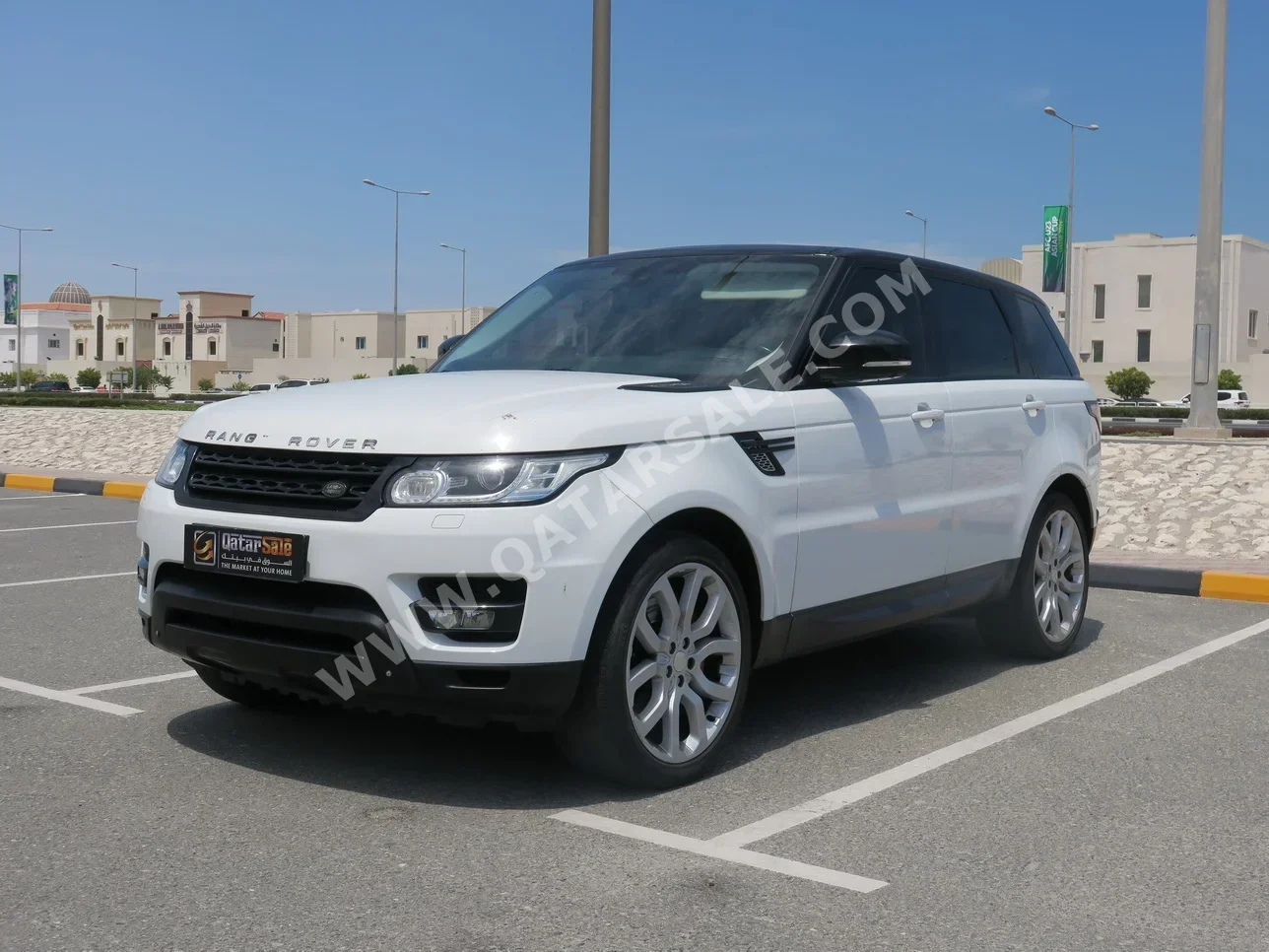 Land Rover  Range Rover  Sport  2015  Automatic  160,000 Km  8 Cylinder  Four Wheel Drive (4WD)  SUV  White