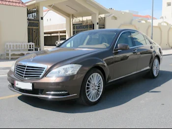 Mercedes-Benz  S-Class  300  2013  Automatic  85,000 Km  6 Cylinder  Four Wheel Drive (4WD)  Sedan  Brown