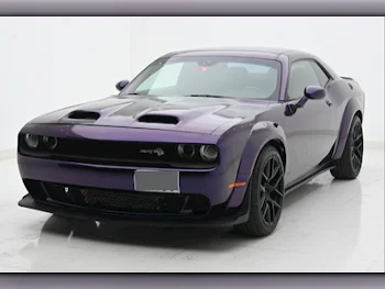 Dodge  Challenger  2015  Automatic  61,000 Km  6 Cylinder  Rear Wheel Drive (RWD)  Coupe / Sport  Violet