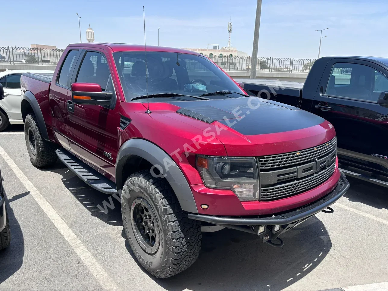 Ford  Raptor  SVT  2014  Automatic  150,000 Km  8 Cylinder  Four Wheel Drive (4WD)  Pick Up  Red