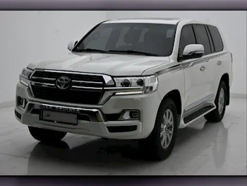 Toyota  Land Cruiser  GXR  2016  Automatic  237,000 Km  8 Cylinder  Four Wheel Drive (4WD)  SUV  Pearl