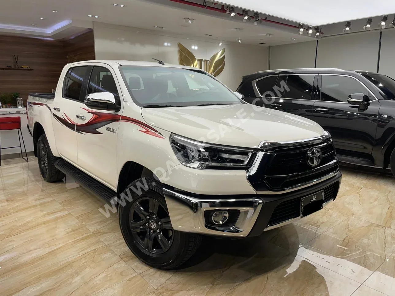 Toyota  Hilux  SR5  2023  Automatic  10,000 Km  4 Cylinder  Four Wheel Drive (4WD)  Pick Up  White  With Warranty