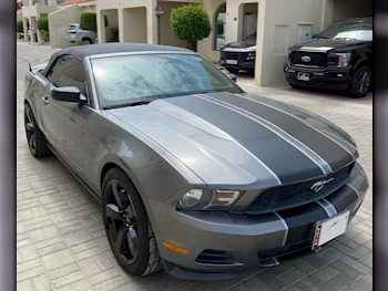 Ford  Mustang  2012  Automatic  126,000 Km  6 Cylinder  Rear Wheel Drive (RWD)  Coupe / Sport  Gray