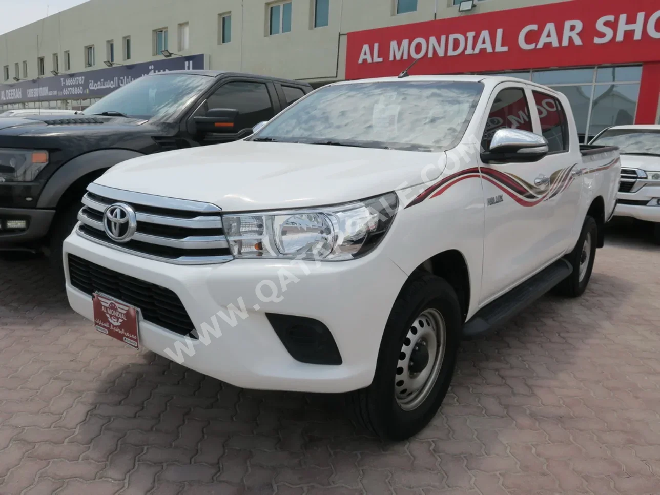 Toyota  Hilux  2019  Automatic  208,000 Km  4 Cylinder  Four Wheel Drive (4WD)  Pick Up  White
