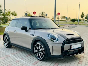 Mini  Cooper  S  2024  Automatic  3,000 Km  4 Cylinder  Front Wheel Drive (FWD)  Hatchback  Light Beige  With Warranty