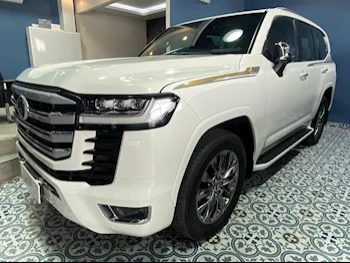 Toyota  Land Cruiser  VXR Twin Turbo  2022  Automatic  91,000 Km  6 Cylinder  Four Wheel Drive (4WD)  SUV  White  With Warranty