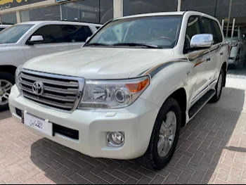  Toyota  Land Cruiser  VXR  2014  Automatic  98,000 Km  8 Cylinder  Four Wheel Drive (4WD)  SUV  White  With Warranty