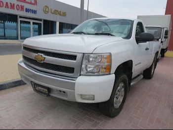 Chevrolet  Silverado  LT  2013  Automatic  190,000 Km  8 Cylinder  Four Wheel Drive (4WD)  Pick Up  White
