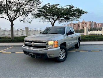 Chevrolet  Silverado  2008  Automatic  140,000 Km  8 Cylinder  Four Wheel Drive (4WD)  Pick Up  Silver