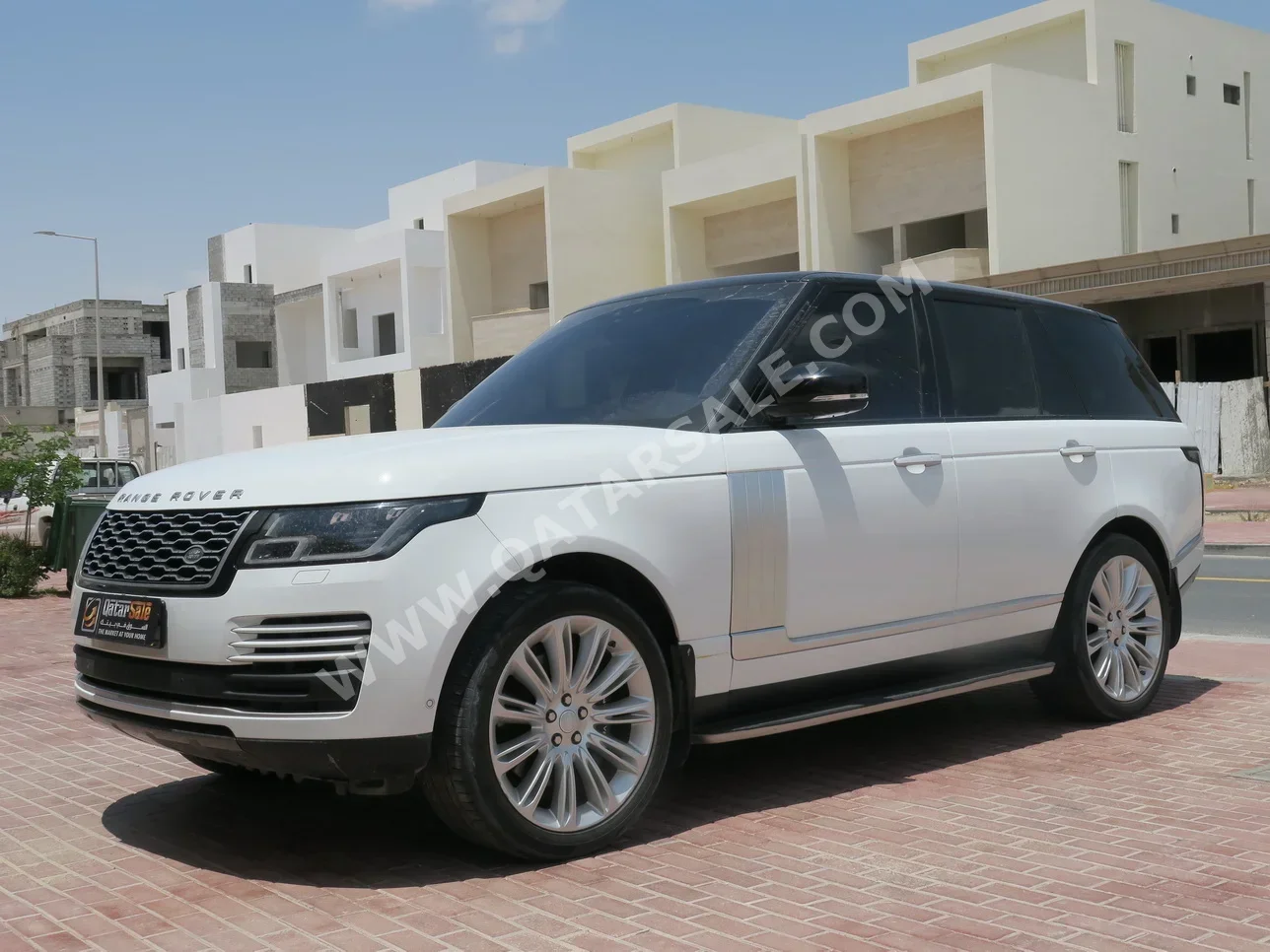 Land Rover  Range Rover  Vogue SE  2020  Automatic  70,000 Km  8 Cylinder  Four Wheel Drive (4WD)  SUV  White  With Warranty