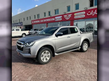 Isuzu  D-Max  2023  Automatic  30,000 Km  6 Cylinder  Four Wheel Drive (4WD)  Pick Up  Silver  With Warranty