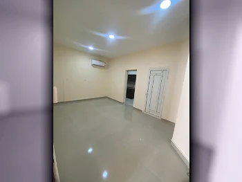 1 غرف نوم  شقة  للايجار  في الدوحة -  مدينة خليفة الجنوبية  غير مفروشة