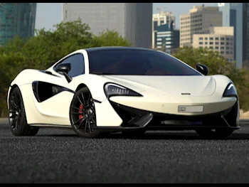 Mclaren  570  GT  2017  Automatic  44,000 Km  8 Cylinder  Rear Wheel Drive (RWD)  Coupe / Sport  White  With Warranty