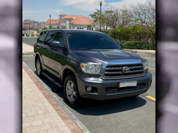 Toyota  Sequoia  SR5  2013  Automatic  162,000 Km  8 Cylinder  Four Wheel Drive (4WD)  SUV  Gray