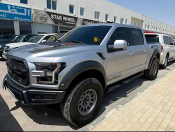 Ford  Raptor  2017  Automatic  144,000 Km  6 Cylinder  Four Wheel Drive (4WD)  Pick Up  Gray