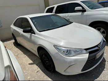Toyota  Camry  2016  Automatic  265,000 Km  4 Cylinder  Front Wheel Drive (FWD)  Sedan  White