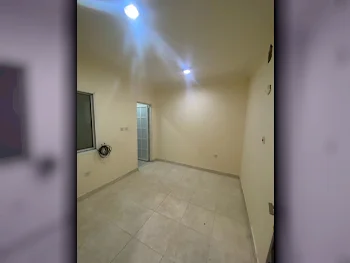 2 غرف نوم  شقة  للبيع  للايجار  في الدوحة -  مدينة خليفة الجنوبية  غير مفروشة
