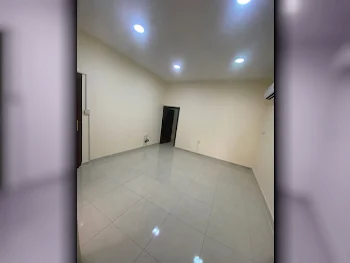 2 غرف نوم  شقة  للايجار  في الريان -  عين خالد  غير مفروشة