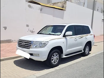  Toyota  Land Cruiser  GX  2010  Automatic  274,000 Km  6 Cylinder  Four Wheel Drive (4WD)  SUV  White  With Warranty