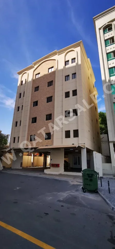 Buildings, Towers & Compounds - Family Residential  - Doha  - Fereej Bin Mahmoud  For Sale