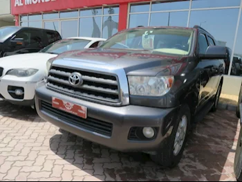 Toyota  Sequoia  SR5  2016  Automatic  182,000 Km  8 Cylinder  Four Wheel Drive (4WD)  SUV  Gray