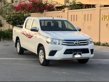 Toyota  Hilux  SR5  2020  Manual  150,000 Km  4 Cylinder  Four Wheel Drive (4WD)  Pick Up  White