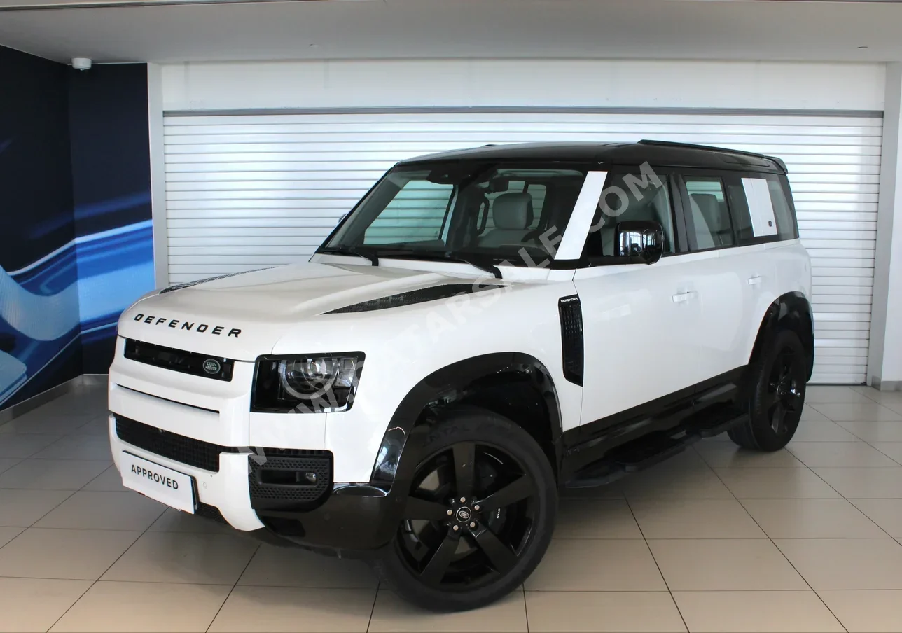 Land Rover  Defender  110 HSE  2022  Automatic  94,700 Km  6 Cylinder  Four Wheel Drive (4WD)  SUV  White  With Warranty