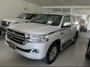  Toyota  Land Cruiser  GXR  2019  Automatic  183,000 Km  8 Cylinder  Four Wheel Drive (4WD)  SUV  White  With Warranty