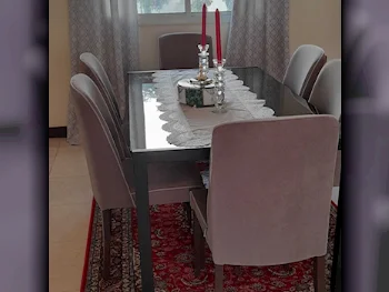 طاولة طعام مع كراسي  اللون الرمادي  تركيا