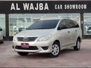 Toyota  Innova  2014  Automatic  127,000 Km  4 Cylinder  Front Wheel Drive (FWD)  Van / Bus  Gold