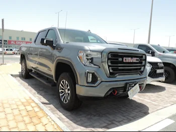 GMC  Sierra  AT4 Carbon Pro  2021  Automatic  113,000 Km  8 Cylinder  Four Wheel Drive (4WD)  Pick Up  Gray