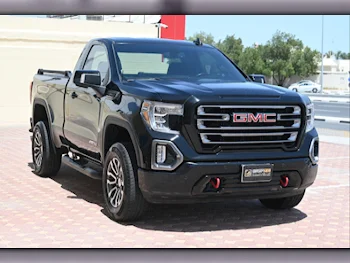 GMC  Sierra  AT4  2020  Automatic  82,000 Km  8 Cylinder  Four Wheel Drive (4WD)  Pick Up  Black