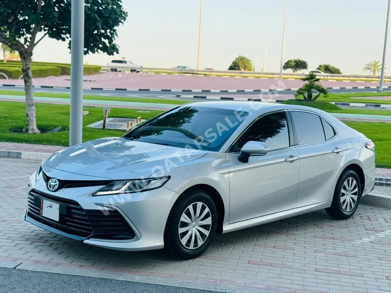 Toyota  Camry  LE  2023  Automatic  18,000 Km  4 Cylinder  Front Wheel Drive (FWD)  Sedan  Silver  With Warranty