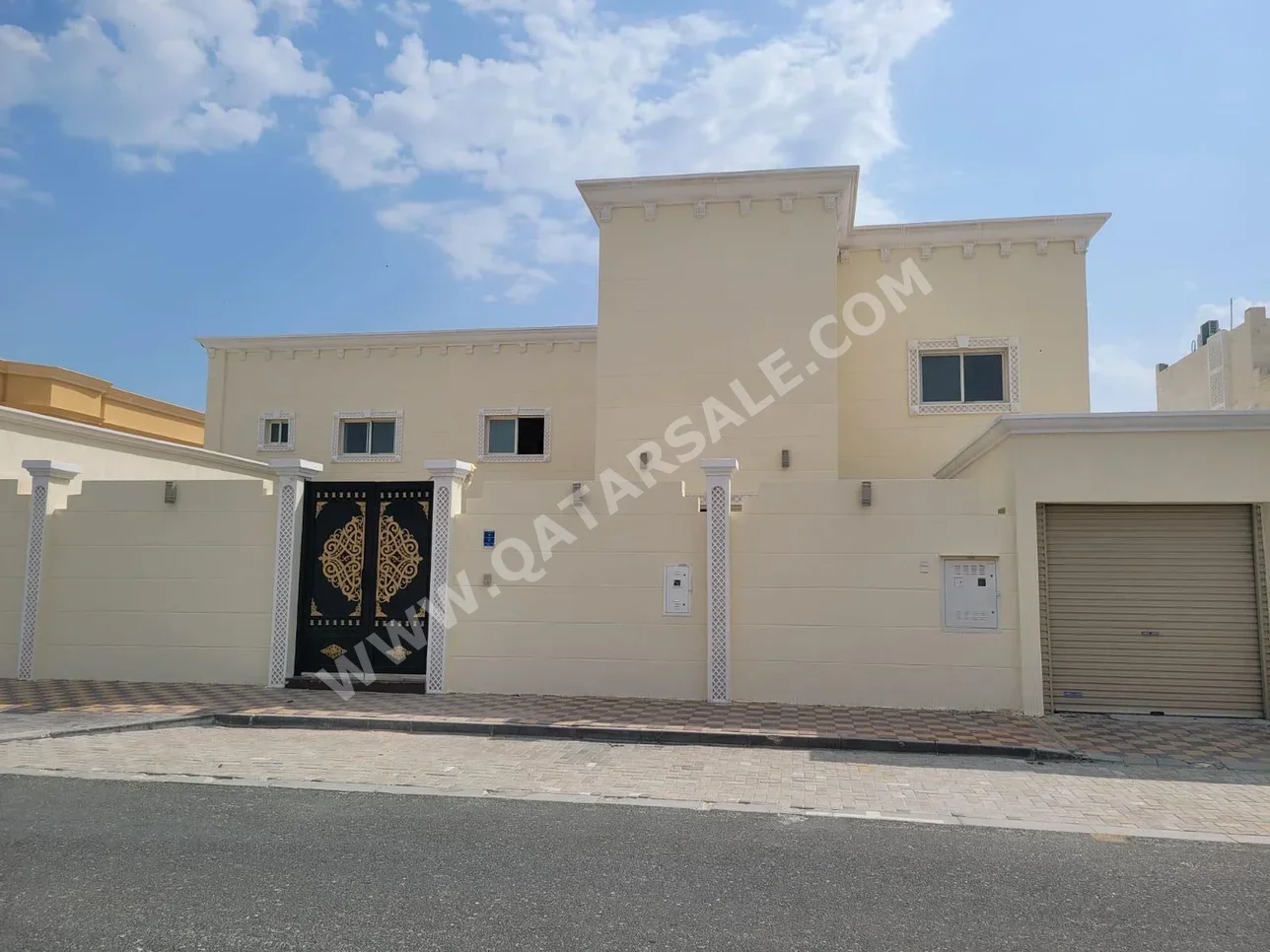 Family Residential  - Not Furnished  - Doha  - Al Dafna  - 6 Bedrooms