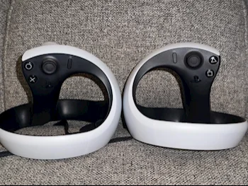 Sony  PS VR 2  Playstation  Knuckles Included