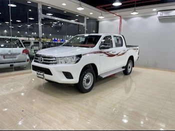 Toyota  Hilux  2022  Automatic  46,000 Km  4 Cylinder  Four Wheel Drive (4WD)  Pick Up  White