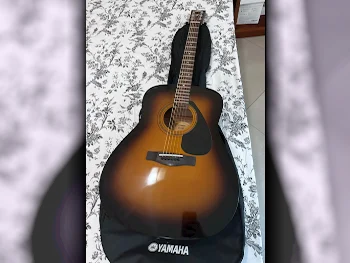Acoustic Guitar  Yamaha  Beige /  For Intermediate
