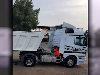 Truck Mercedes  Actross - Color White  2000