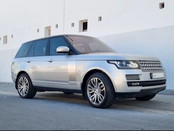 Land Rover  Range Rover  Vogue  2016  Automatic  34,000 Km  8 Cylinder  Four Wheel Drive (4WD)  SUV  Silver