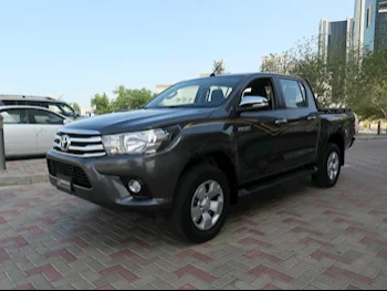 Toyota  Hilux  SR5  2016  Automatic  37,000 Km  4 Cylinder  Four Wheel Drive (4WD)  Pick Up  Gray