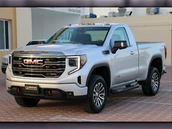 GMC  Sierra  AT4  2022  Automatic  76,000 Km  8 Cylinder  Four Wheel Drive (4WD)  Pick Up  Silver  With Warranty