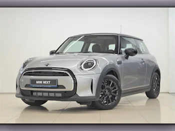 Mini  Cooper  2024  Automatic  100 Km  3 Cylinder  Front Wheel Drive (FWD)  Hatchback  Gray  With Warranty