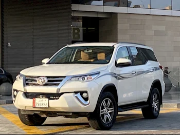 Toyota  Fortuner  SR5  2019  Automatic  176,000 Km  4 Cylinder  Four Wheel Drive (4WD)  SUV  White