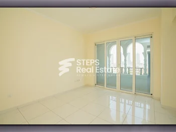 3 غرف نوم  شقة  للبيع  في الدوحة -  اللؤلؤة  نصف مفروشة