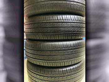 Tire & Wheels Bridgeston Made in Japan /  4 Seasons  195 mm  15"
