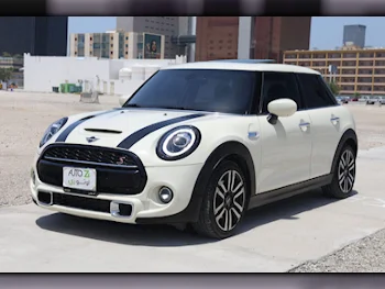 Mini  Cooper  S  2021  Automatic  54,700 Km  4 Cylinder  Front Wheel Drive (FWD)  Hatchback  White