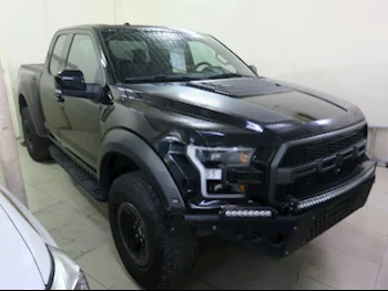 Ford  Raptor  2017  Automatic  186,000 Km  6 Cylinder  Four Wheel Drive (4WD)  Pick Up  Black