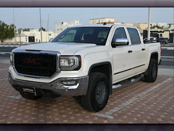 GMC  Sierra  1500  2014  Automatic  190,000 Km  8 Cylinder  Four Wheel Drive (4WD)  Pick Up  Pearl